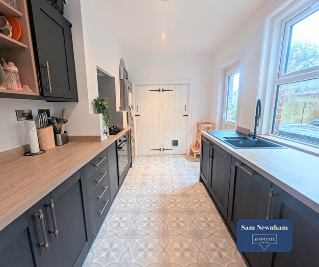 2 Bedroom End Of Terrace House For Sale In Caesars Road, Newport, PO30