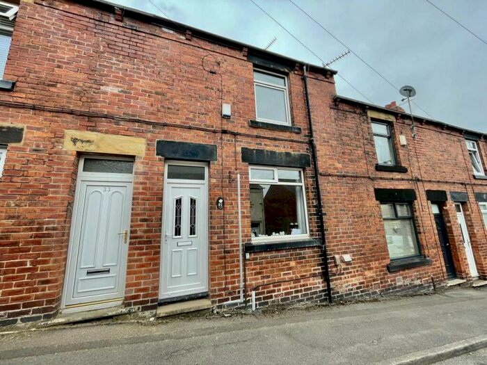 3 Bedroom House To Rent In Darton, Barnsley, S75