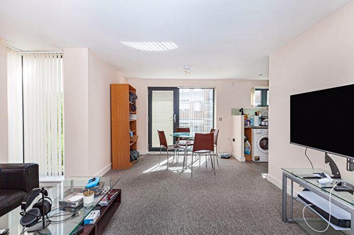 1 Bedroom Flat To Rent In Woodin's Way, Oxford, OX1