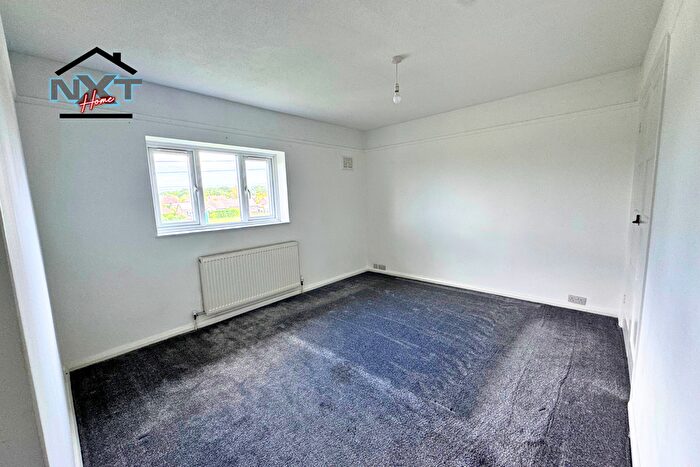 3 Bedroom Terraced House For Sale In Pancroft, Abridge, RM4