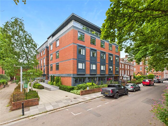 2 Bedroom Apartment For Sale In Southernhay East, Exeter, Devon, EX1