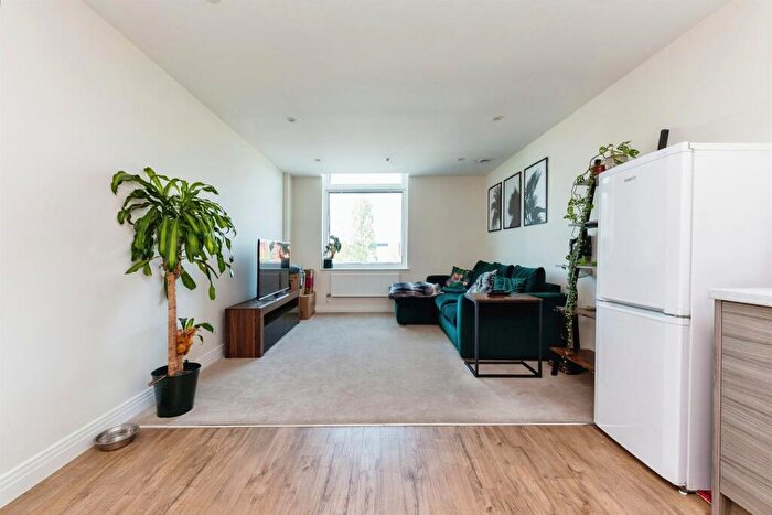 1 Bedroom Flat For Sale In Bessemer Road, Welwyn Garden City, AL7