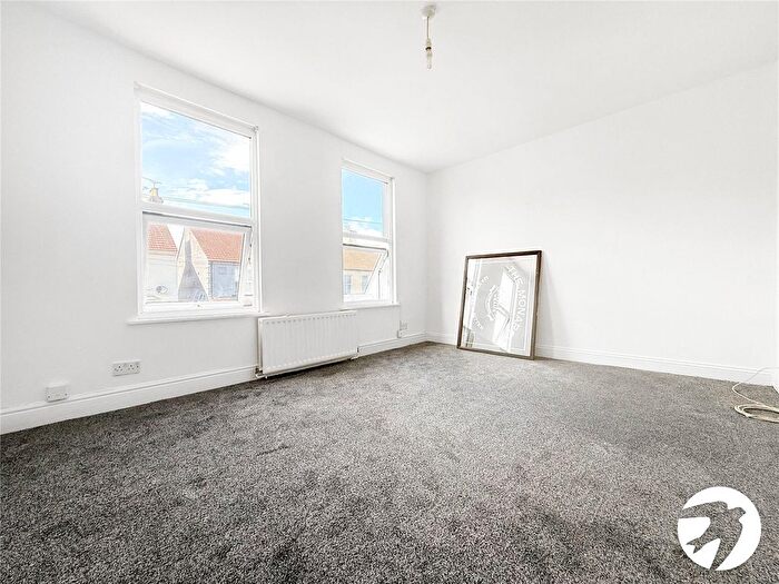 1 Bedroom Flat To Rent In Duncan Road, Gillingham, Kent, ME7