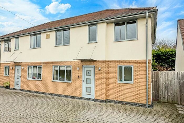 3 Bedroom Semi-Detached House For Sale In Henley Road, Shillingford, OX10