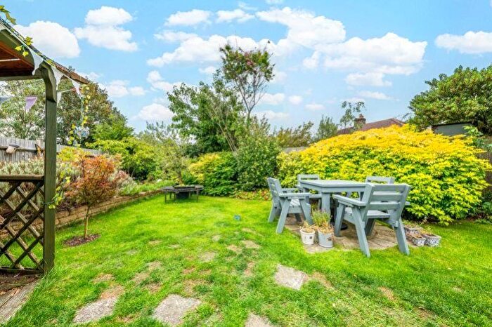 3 Bedroom Detached Bungalow For Sale In Heversham Road, Bexleyheath, Kent, DA7