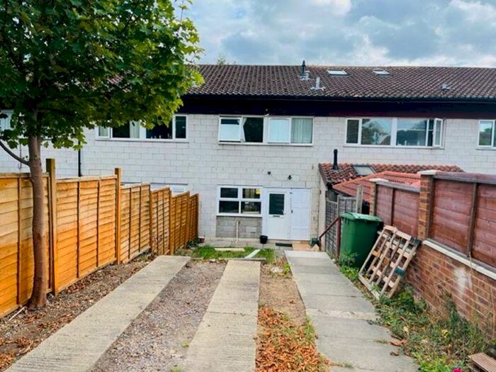 3 Bedroom Terraced House To Rent In Coffee Hall, Milton Keynes, MK6