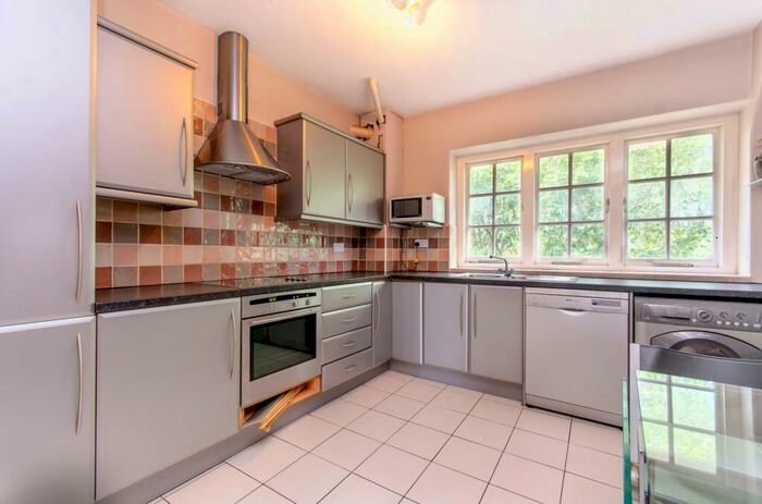 2 Bedroom Flat To Rent In Portpool Lane, Clerkenwell, London, EC1N