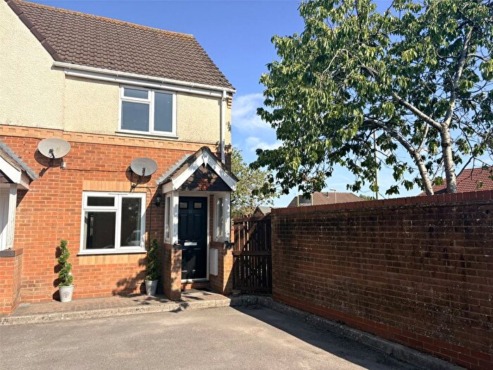 2 Bedroom End Of Terrace House For Sale In Cloverfields, Gillingham, Dorset, SP8