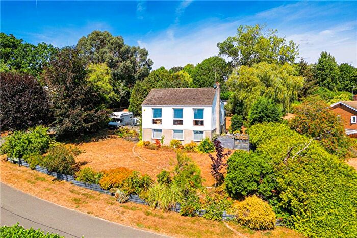 4 Bedroom Detached House For Sale In Silverthorn Drive, Hemel Hempstead, Hertfordshire, HP3