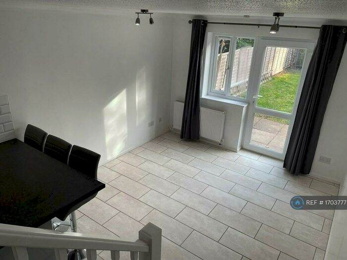 1 Bedroom Terraced House To Rent In Liza Court, Rugby, CV21