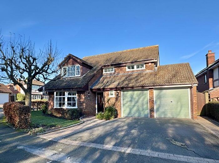 4 Bedroom Detached House For Sale In Dunton Close, Four Oaks, Sutton Coldfield, B75