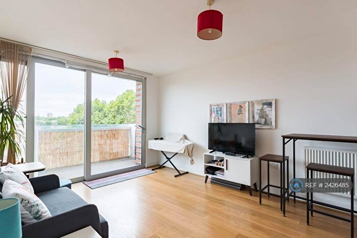 1 Bedroom Flat To Rent In Bow, London, E3