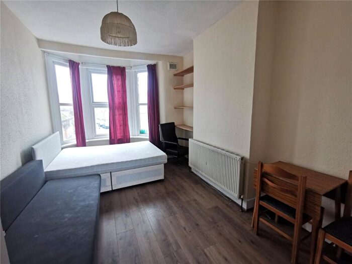 1 Bedroom Apartment To Rent In Plashet Road, London, E13