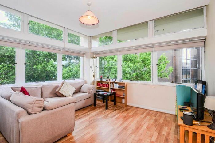 1 Bedroom Flat To Rent In Newington Causeway, Elephant And Castle, London, SE1