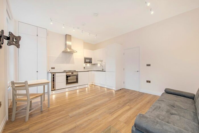 2 Bedroom Flat To Rent In Shirland Road, London, W9