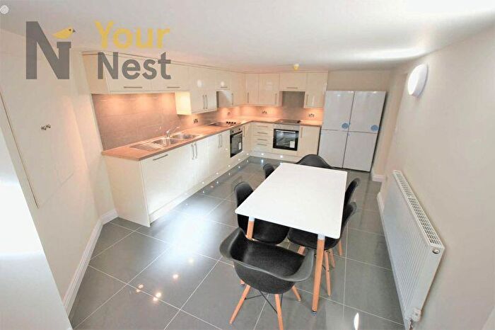 6 Bedroom Terraced House To Rent In Cardigan Road, Hyde Park, Leeds, LS6