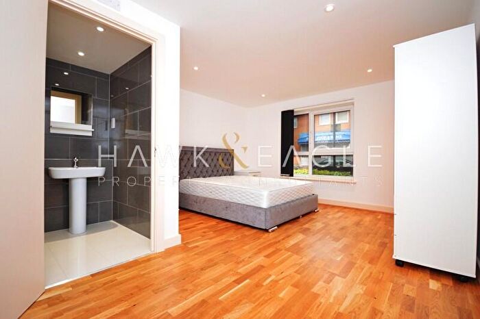 2 Bedroom Flat To Rent In V Westferry Road, London, Greater London., E14