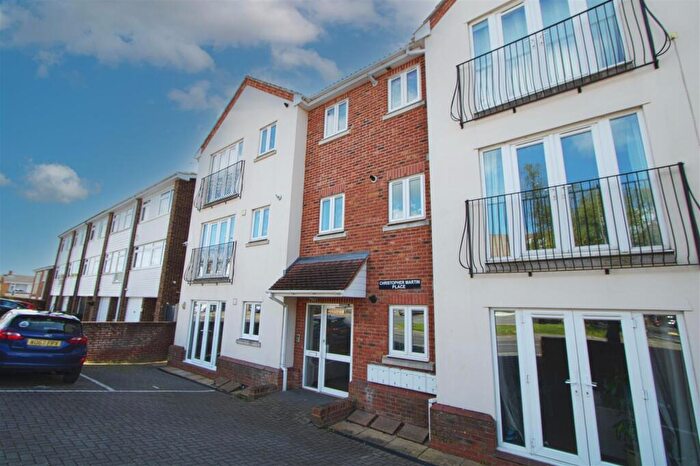 2 Bedroom Apartment For Sale In Meadow Rise, Billericay, CM11