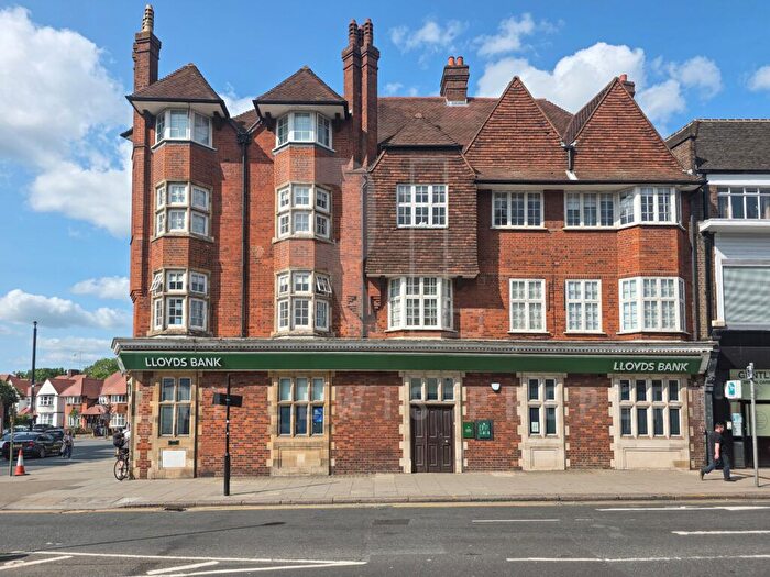 2 Bedroom Flat To Rent In Golders Green Crescent, London, NW11