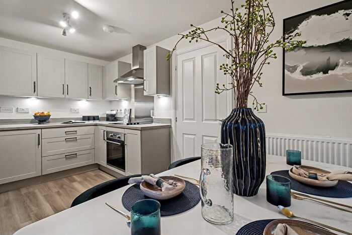 3 Bedroom Semi-Detached House For Sale In Ouse Close, Harworth, DN11