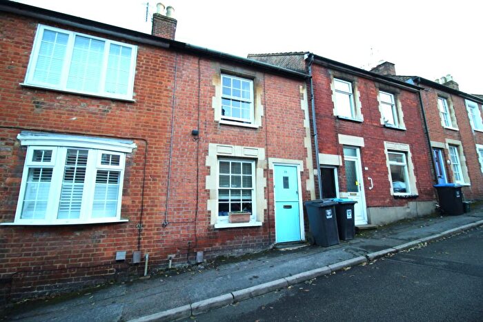 2 Bedroom Terraced House To Rent In Victoria Road, Berkhamsted., HP4