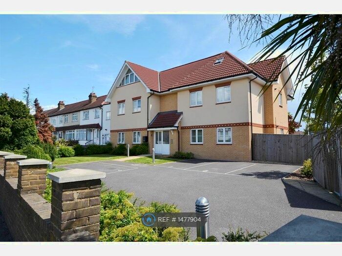 2 Bedroom Flat To Rent In Horseshoe Drive, Uxbridge, UB8