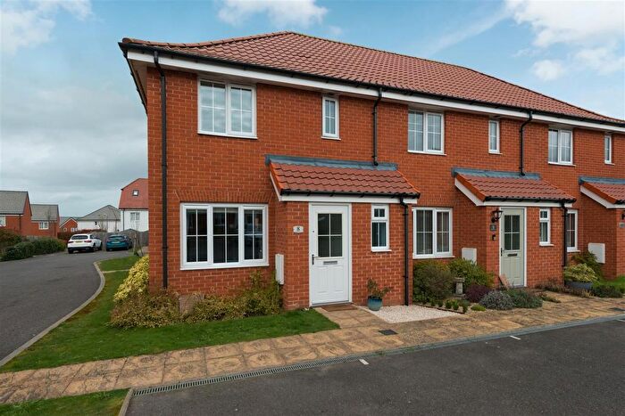 3 Bedroom End Of Terrace House For Sale In Buckle Drive, Aylesham, Canterbury, CT3