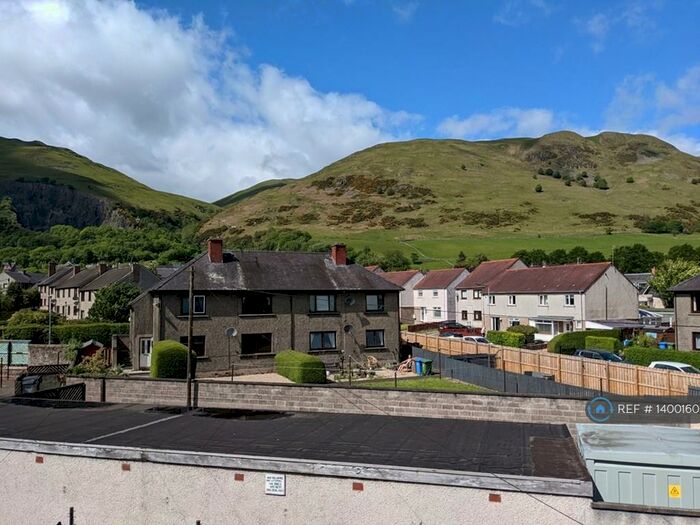 3 Bedroom Maisonette To Rent In High Street, Tillicoultry, FK13