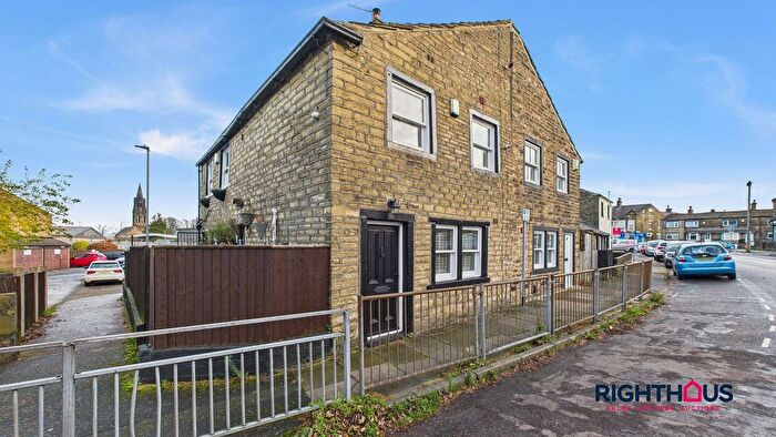 2 Bedroom Semi Detached House For Sale In Dracup Road, Bradford, BD7