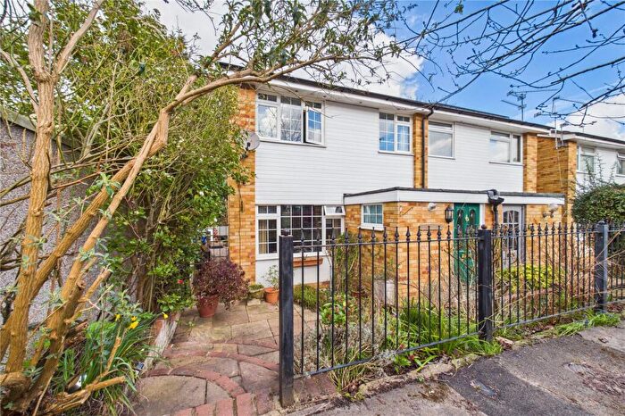 3 Bedroom Semi-Detached House For Sale In Southwood Gardens, Burghfield Common, Reading, Berkshire, RG7