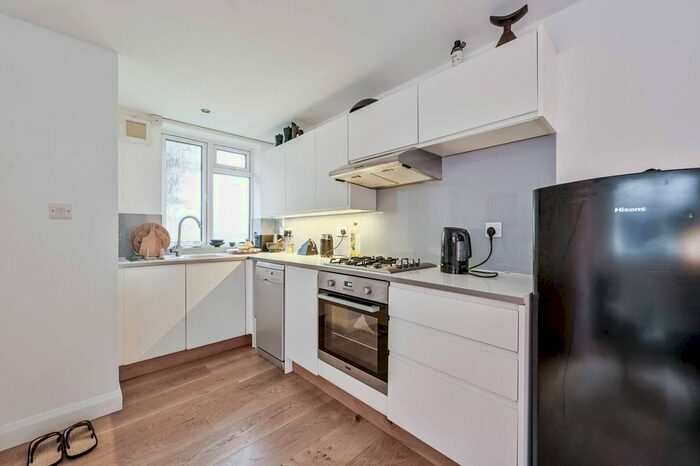 3 Bedroom Bungalow To Rent In Davenport Road, Catford, London, SE6