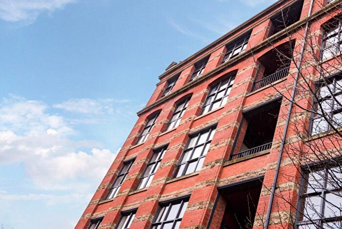 3 Bedroom Penthouse For Sale In Brook Mill, Threadfold Way, Bolton, Lancashire, BL7