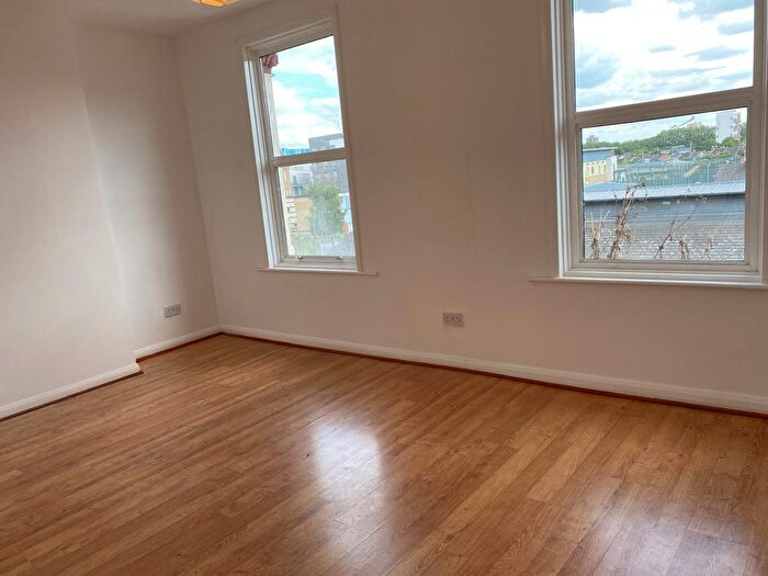 3 Bedroom Flat To Rent In Homerton High Street, London, E9