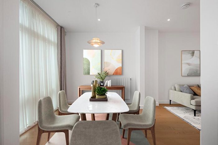 3 Bedroom Terraced House For Sale In Handley Drive Kidbrooke, SE3