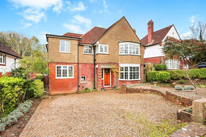 4 Bedroom Detached House For Sale In Green Curve, Banstead, SM7