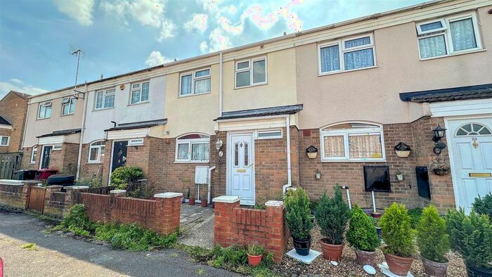 3 Bedroom Terraced House To Rent In Newchurch Road, Slough, SL2