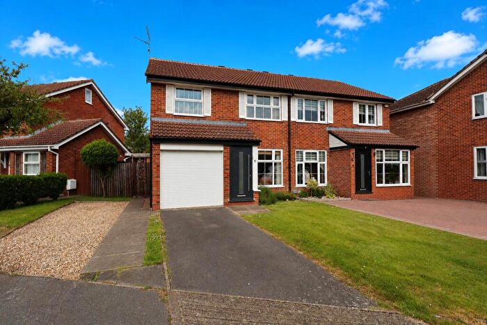 3 Bedroom Semi Detached House For Sale In Ambleside Close, Farnborough, GU14