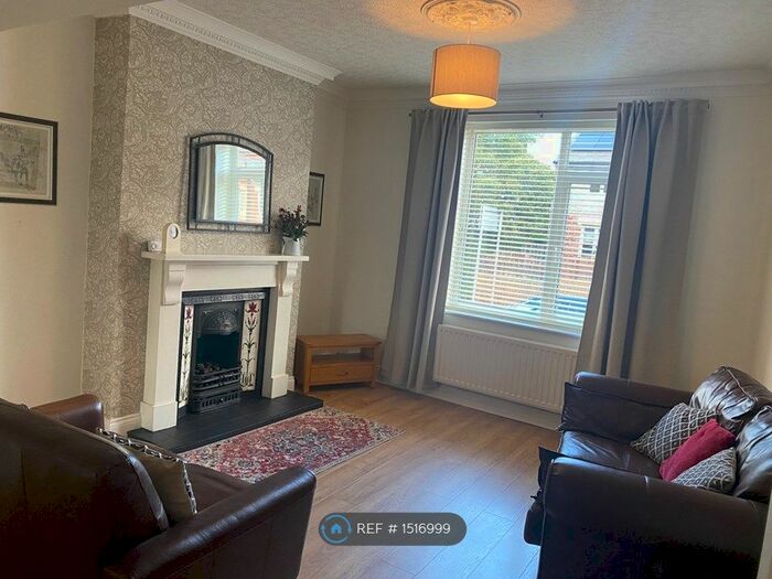 2 Bedroom Terraced House To Rent In Beech Street, Sunniside, Newcastle Upon Tyne, NE16