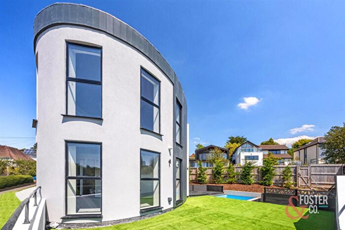 4 Bedroom House To Rent In Woodland Drive, Hove, BN3