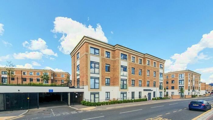 2 Bedroom Apartment To Rent In Claud Hamilton Way, Hertford, SG14