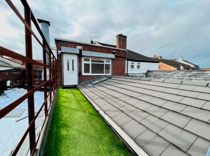 1 Bedroom Flat To Rent In Green Lane, Ashton Upon Mersey, Sale, Manchester, M33