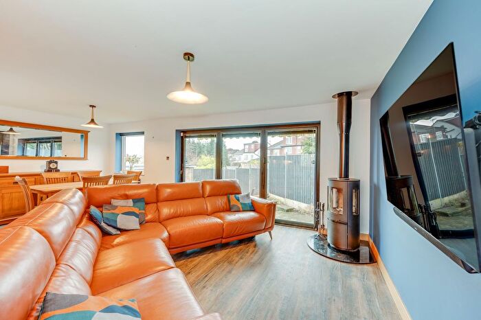 2 Bedroom Detached Bungalow For Sale In Springfield Glen, Millhouses, S7