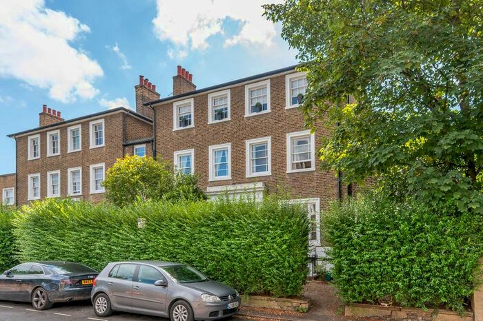 2 Bedroom Flat To Rent In The Park, Ealing, London, W5