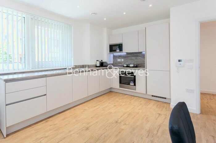 2 Bedroom Flat To Rent In Bailey Street, London, SE8