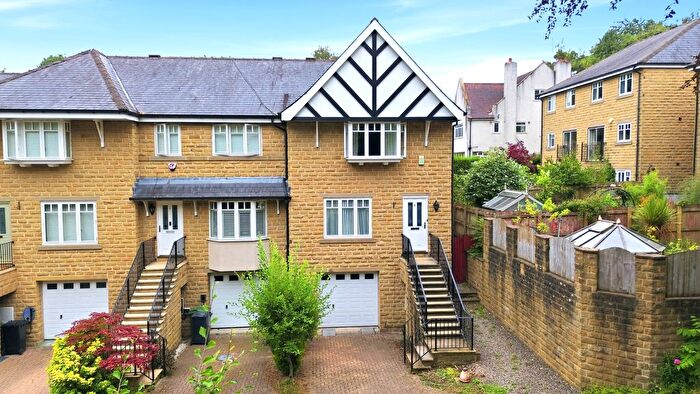 3 Bedroom End Of Terrace House For Sale In Belgravia Gardens, Roundhay, Leeds, LS8