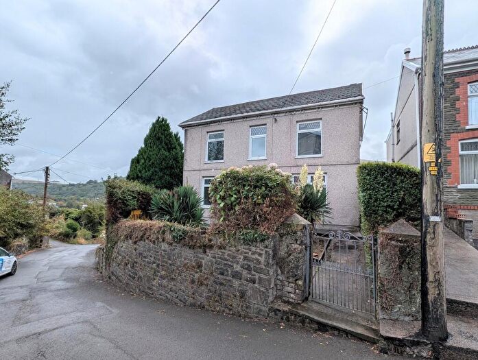 3 Bedroom Detached House For Sale In Zoar Road, Ystalyfera, Neath Port Talbot., SA9