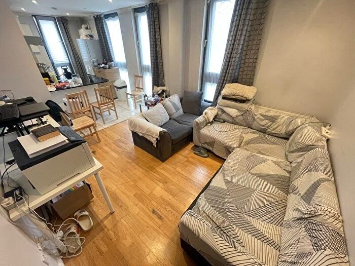 1 Bedroom Flat To Rent In Pentonville Road, Kings Cross, WC1X