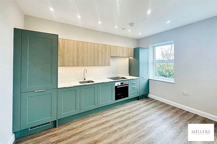 1 Bedroom Flat To Rent In Kestrel House, Bakers Lane, Epping, CM16