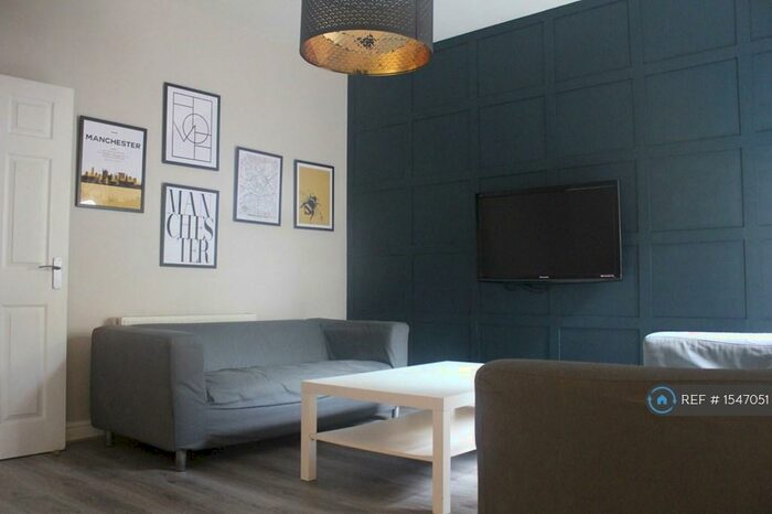 8 Bedroom Terraced House To Rent In Fairbank Avenue, Manchester, M14