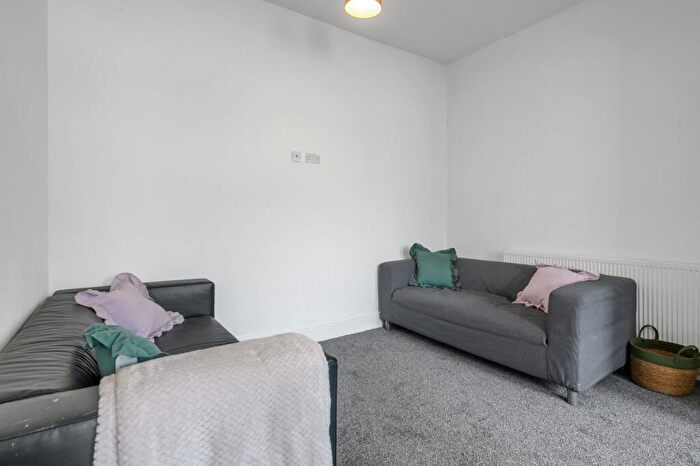 10 Bedroom Flat To Rent In Burns Street, Arboretum, Nottingham, NG7